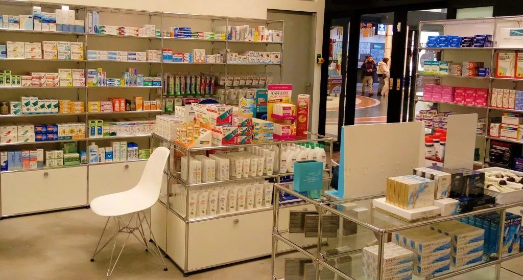 Progetto di Visual Merchandising: il cross-selling con gli integratori in corrispondenza di ogni Category.farmacia-comunale