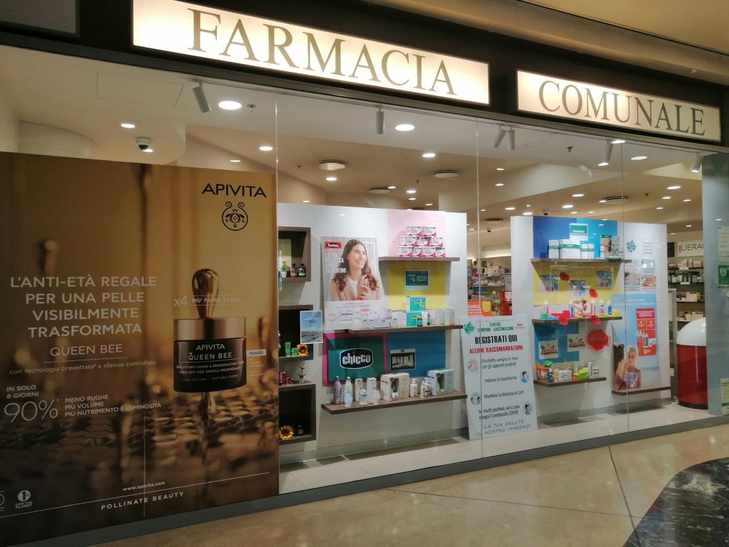 Clienti e farmacisti al centro: progetto di remise en forme per le Farmacie Comunali di Peschiera Borromeo, lay out commerciale, ricategorizzazione e comunicazione &ndash; Now Farmacia