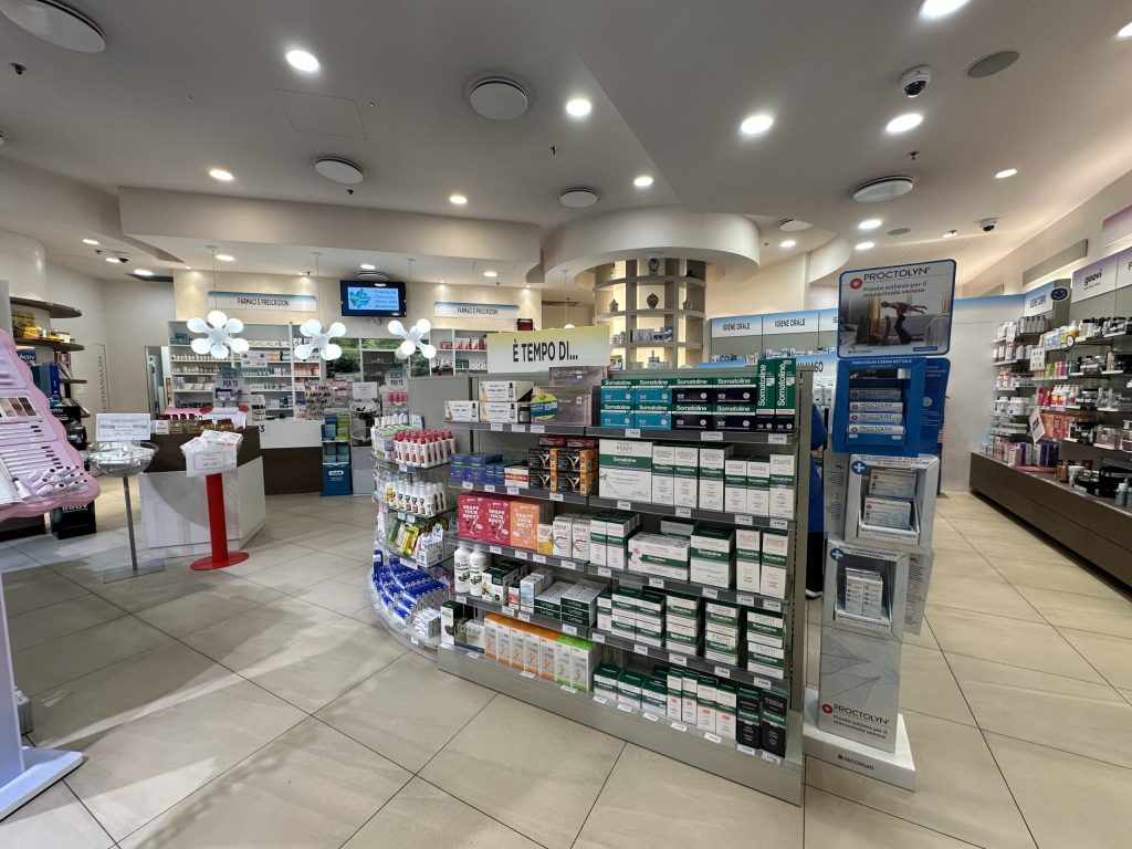 Clienti e farmacisti al centro: progetto di remise en forme per le Farmacie Comunali di Peschiera Borromeo, lay out commerciale, ricategorizzazione e comunicazione &ndash; Now Farmacia