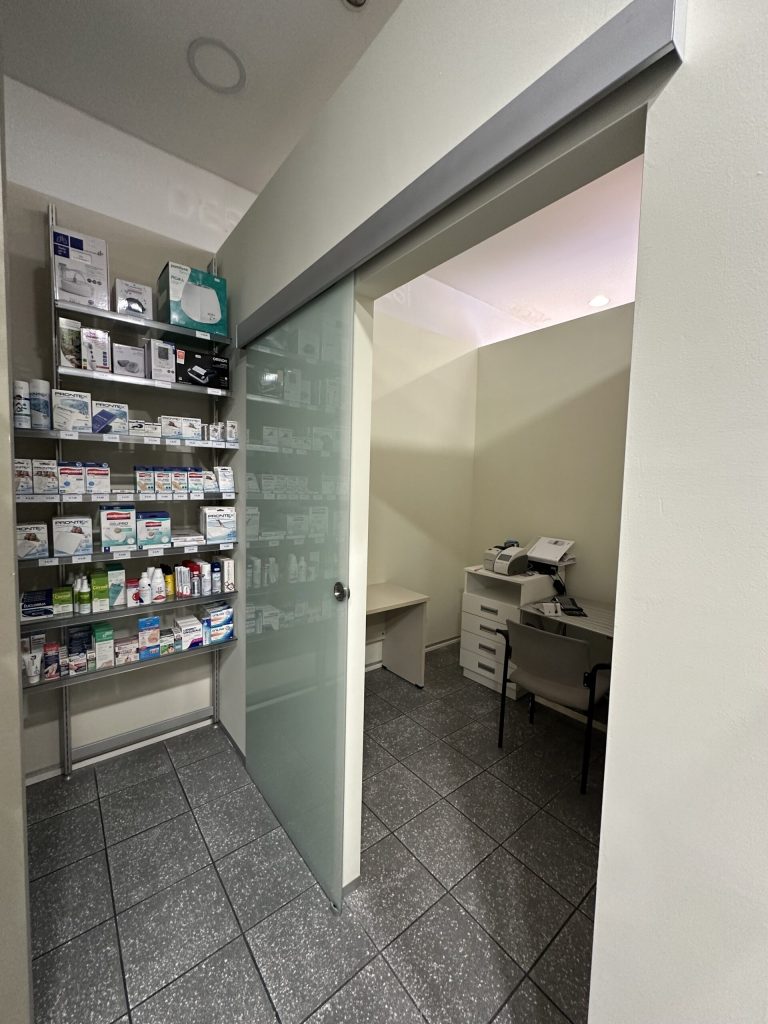 Clienti e farmacisti al centro: progetto di remise en forme per le Farmacie Comunali di Peschiera Borromeo, lay out commerciale, ricategorizzazione e comunicazione &ndash; Now Farmacia